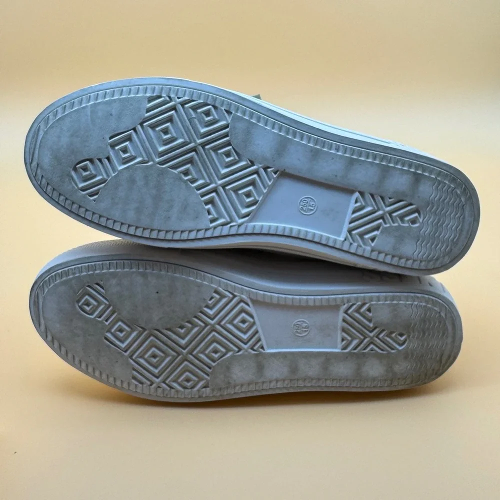 Simple Red Shan Mei White‎ Knit Slip On Women's Sneakers Size US 8 Casual Shoe